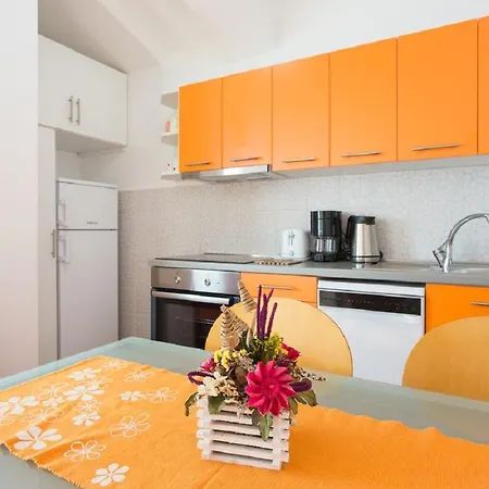 Apartman Valentina And *