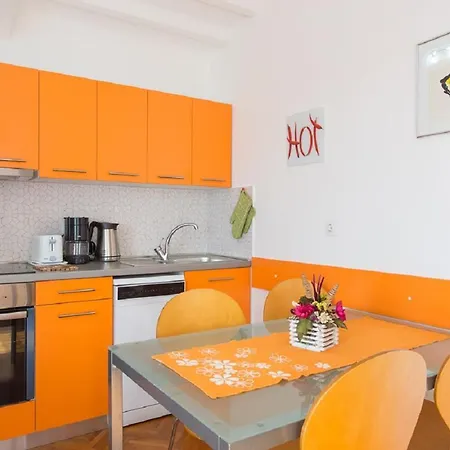 Valentina And Apartment *